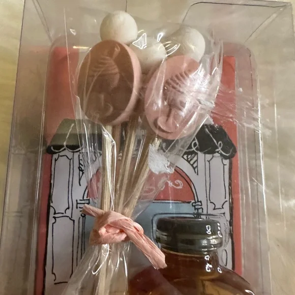 💜3/$15 Vanilla Mousse Reed Diffuser Set - Pink - Picture 3 of 5